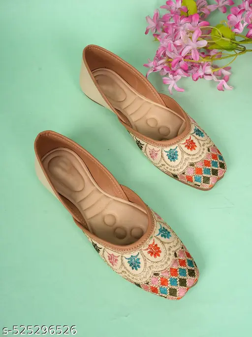 Embroidered Jutti