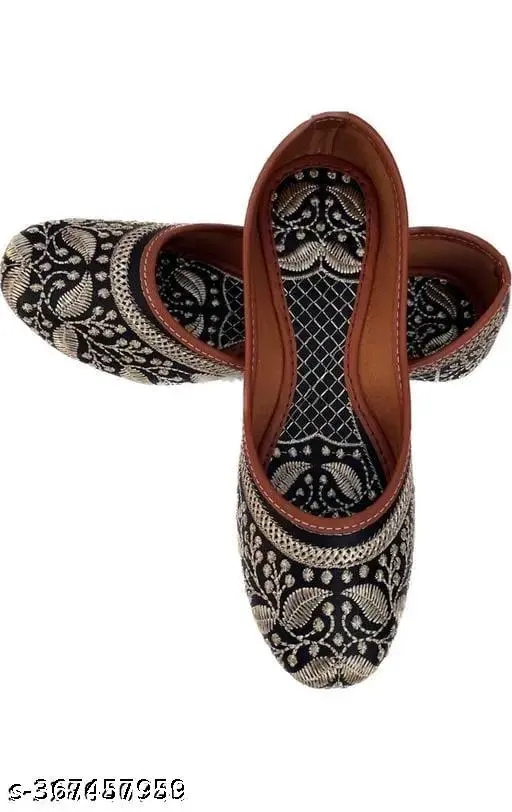 WOMEN PUNJABI JUTI