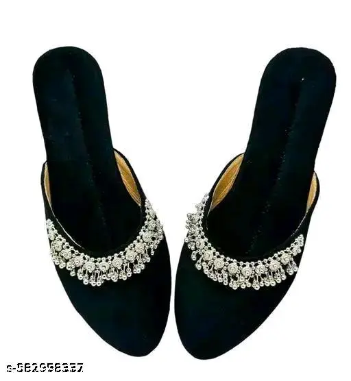 Ravishing Women Juttis & Mojaris